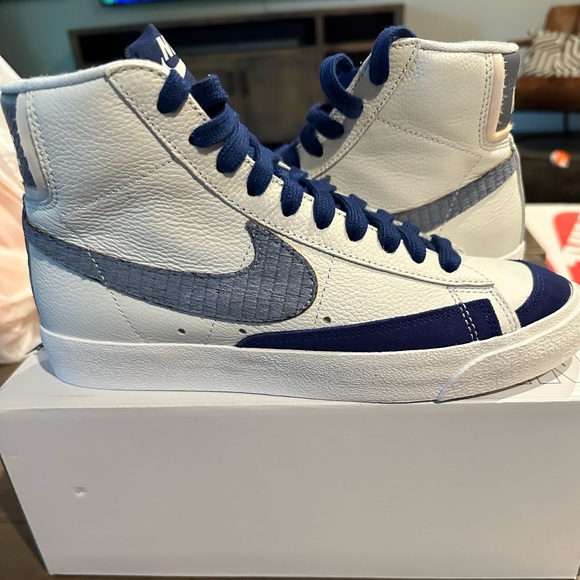 New Never Worn Nike Blazer Hightop - For You One of a Kind - Picture 6 of 9